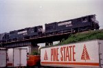 NS 3946 & 5112 lead a train across Smoky Hollow